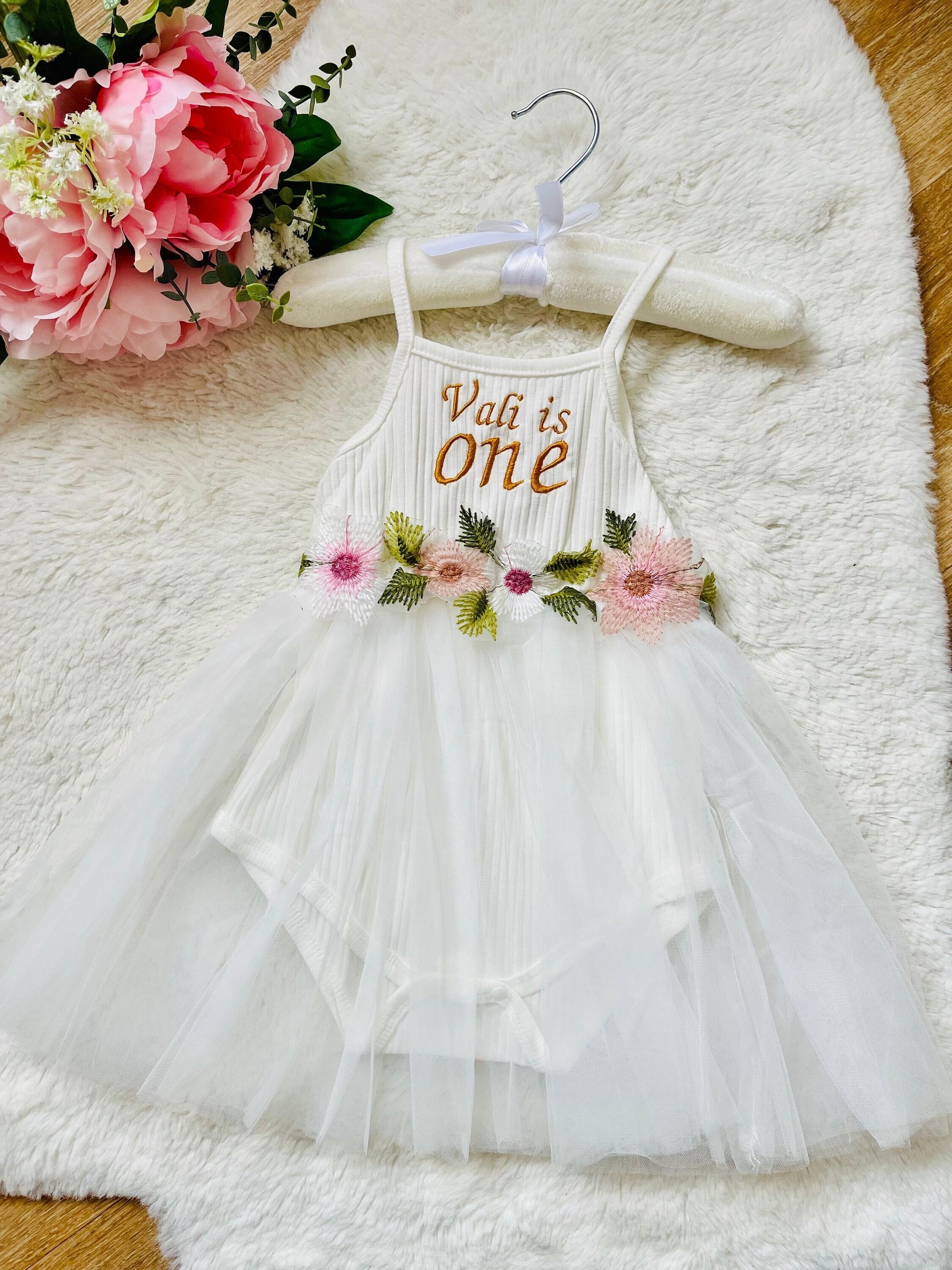 Girls Cake Smash Outfit, Baby dress for 1st Birthday (sizes up to 5 year old)- Personalized with Name Embroidery